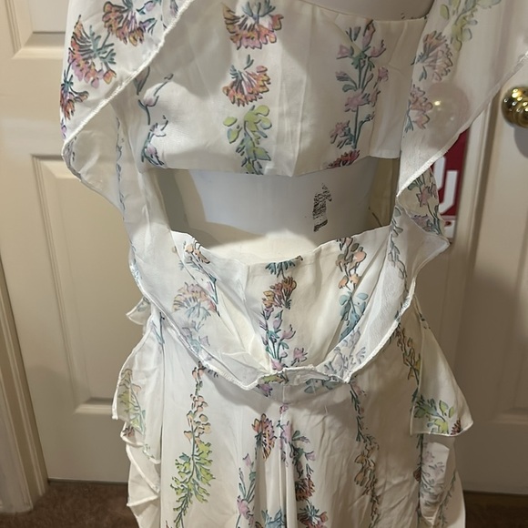balboa Charms and Glitter Open back Floral White Ruffle Dress. Midi. Small. NWT - Picture 5 of 16